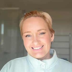 Meet your Posher, Claire